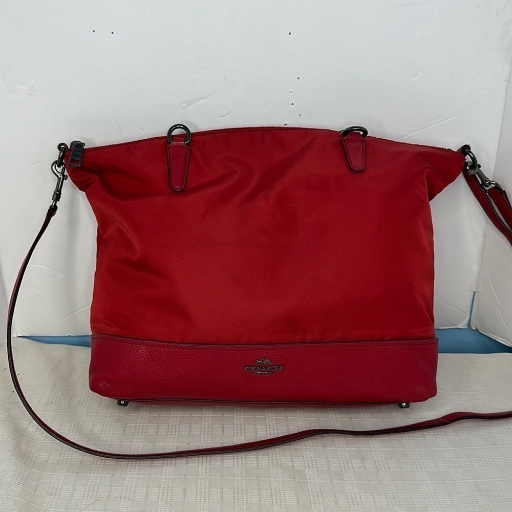 Coach NYLON SATCHEL (COACH F57902)
ANTIQUE SILVER/TRUE RED